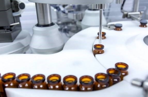 Aseptic pharmaceutical vial filling line